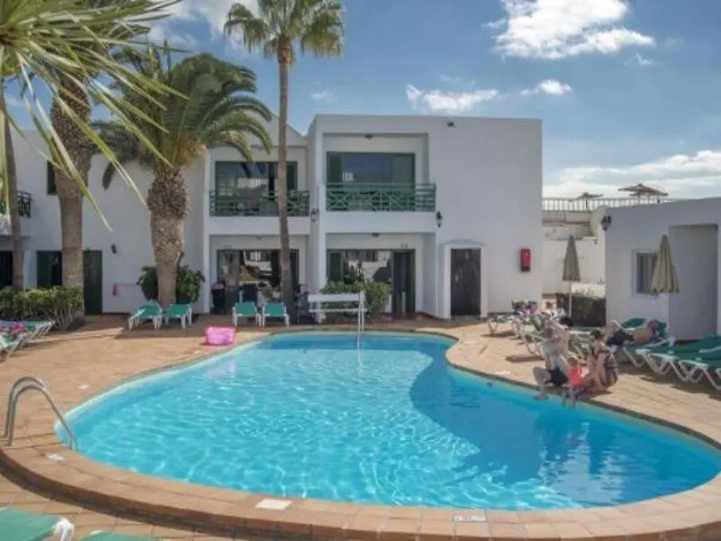 Rocas Blancas Apartments Puerto del Carmen  2*, Puerto del Carmen (Lanzarote)